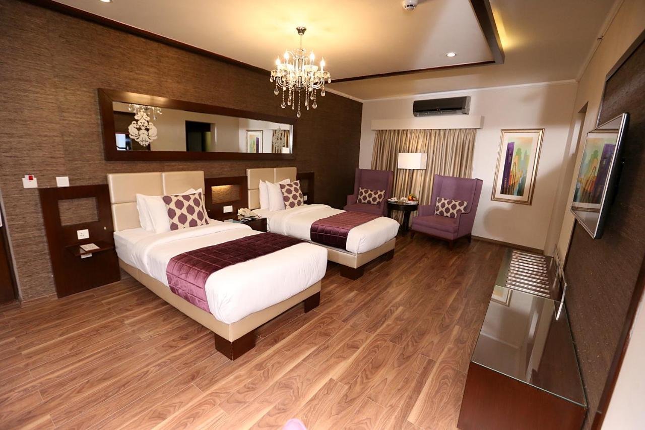 Ramada By Wyndham Multan Hotel Ngoại thất bức ảnh