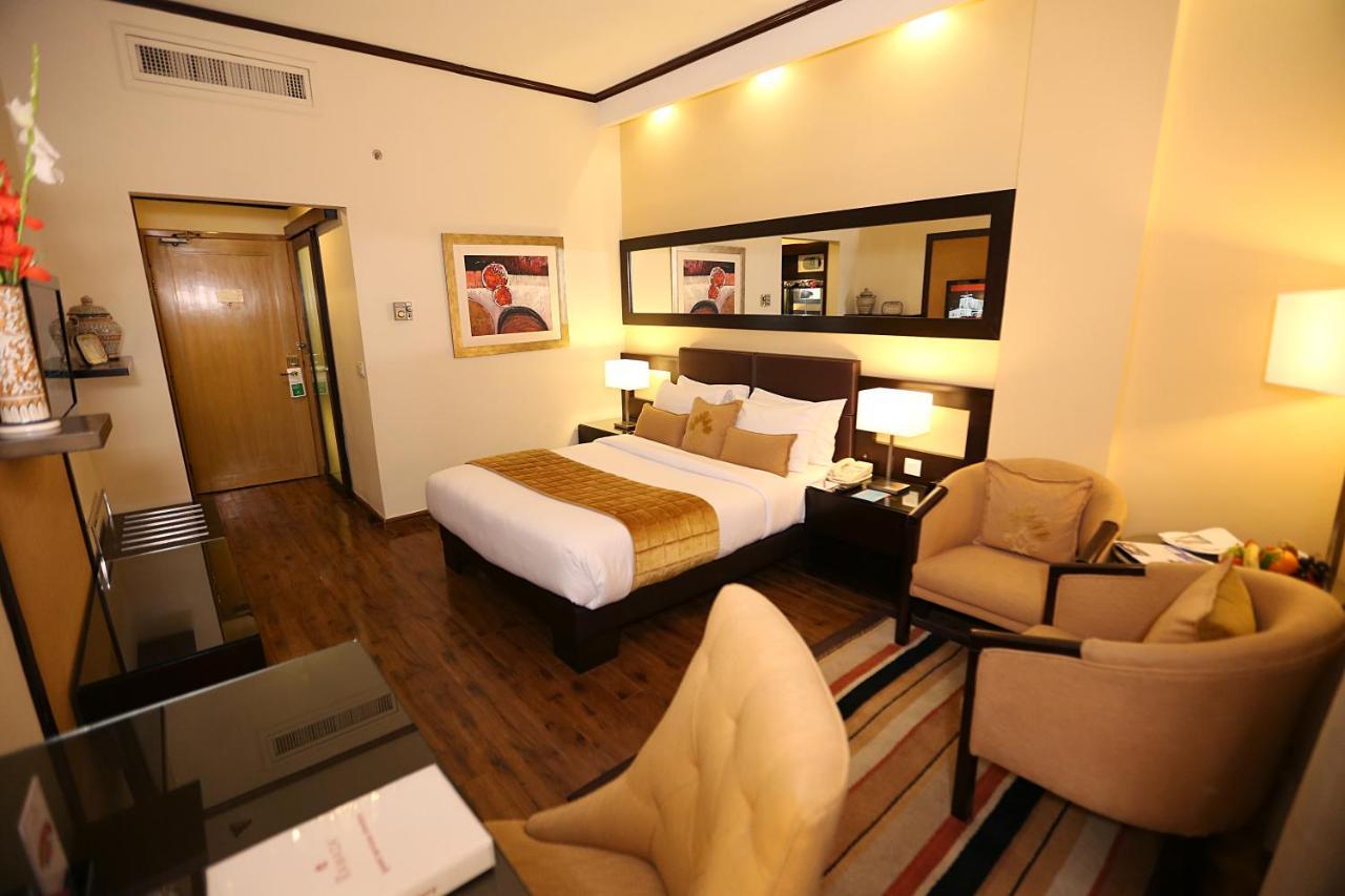 Ramada By Wyndham Multan Hotel Ngoại thất bức ảnh