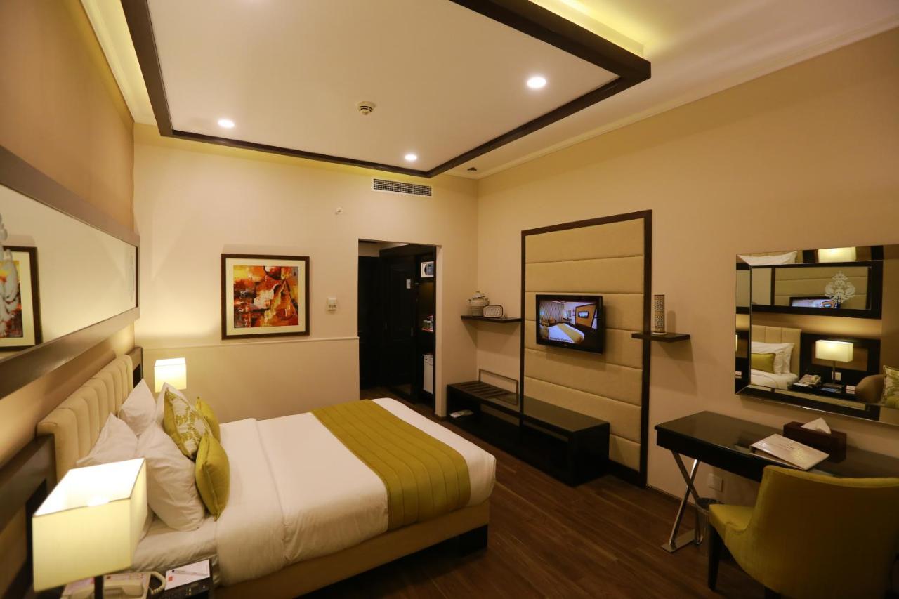 Ramada By Wyndham Multan Hotel Ngoại thất bức ảnh