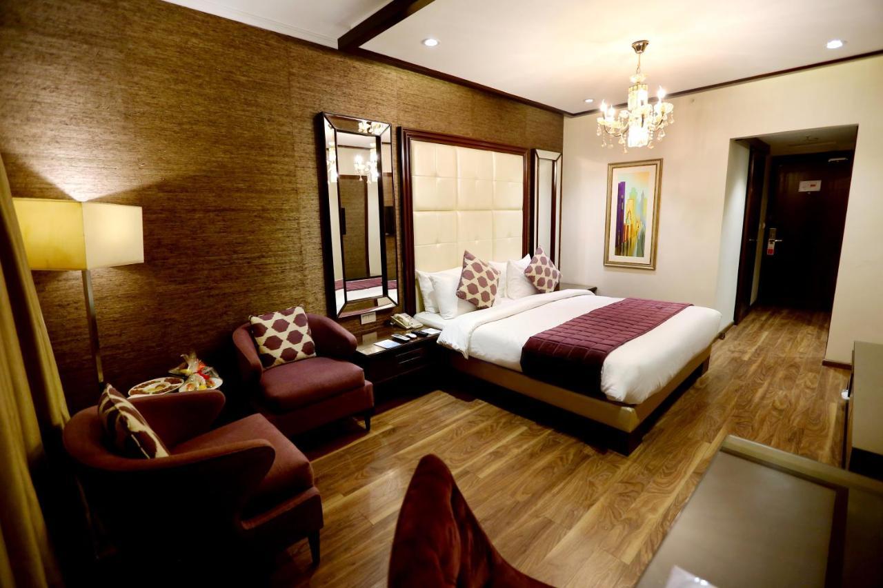 Ramada By Wyndham Multan Hotel Ngoại thất bức ảnh