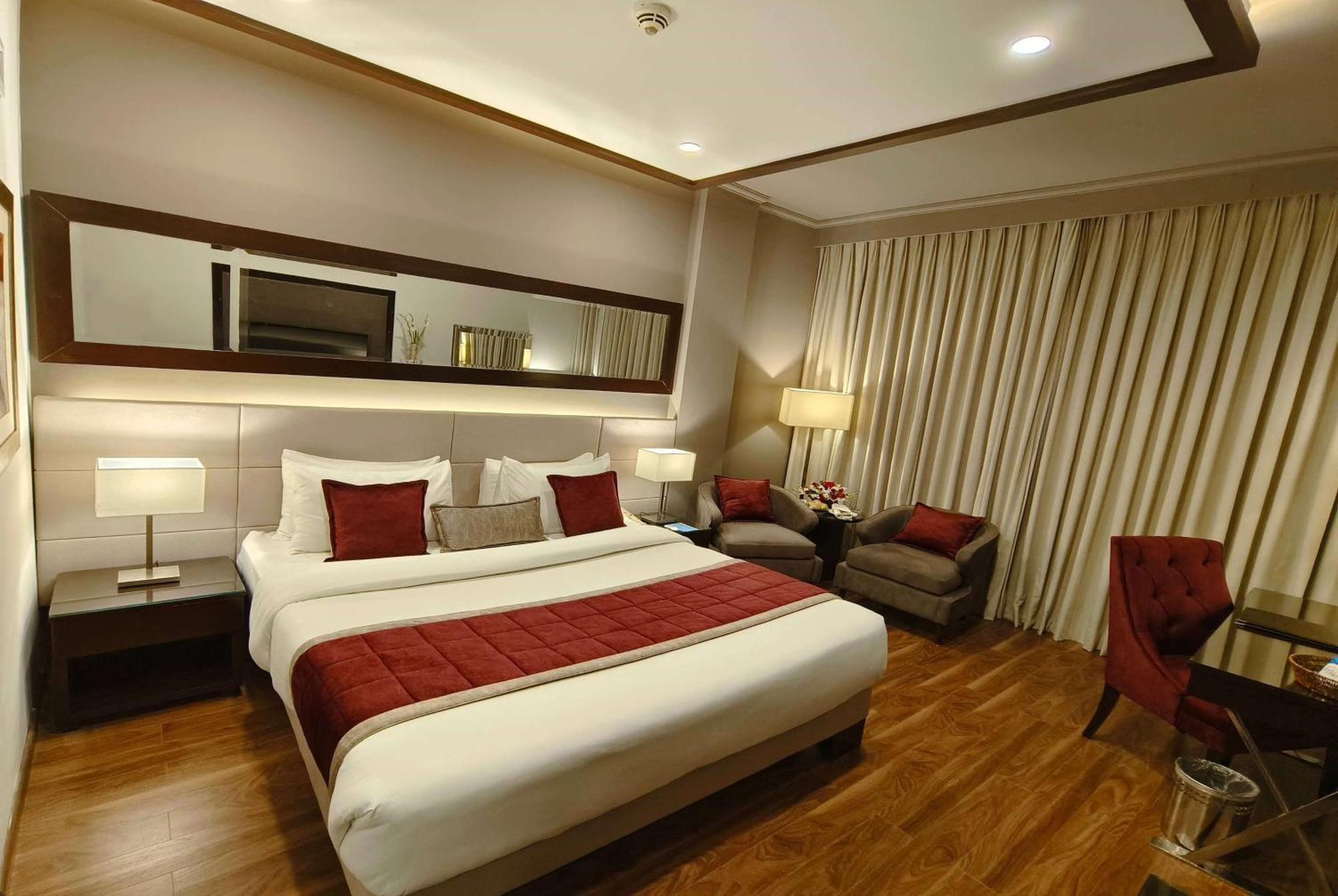Ramada By Wyndham Multan Hotel Ngoại thất bức ảnh