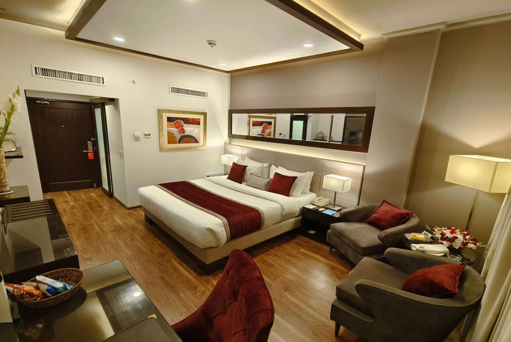 Ramada By Wyndham Multan Hotel Ngoại thất bức ảnh