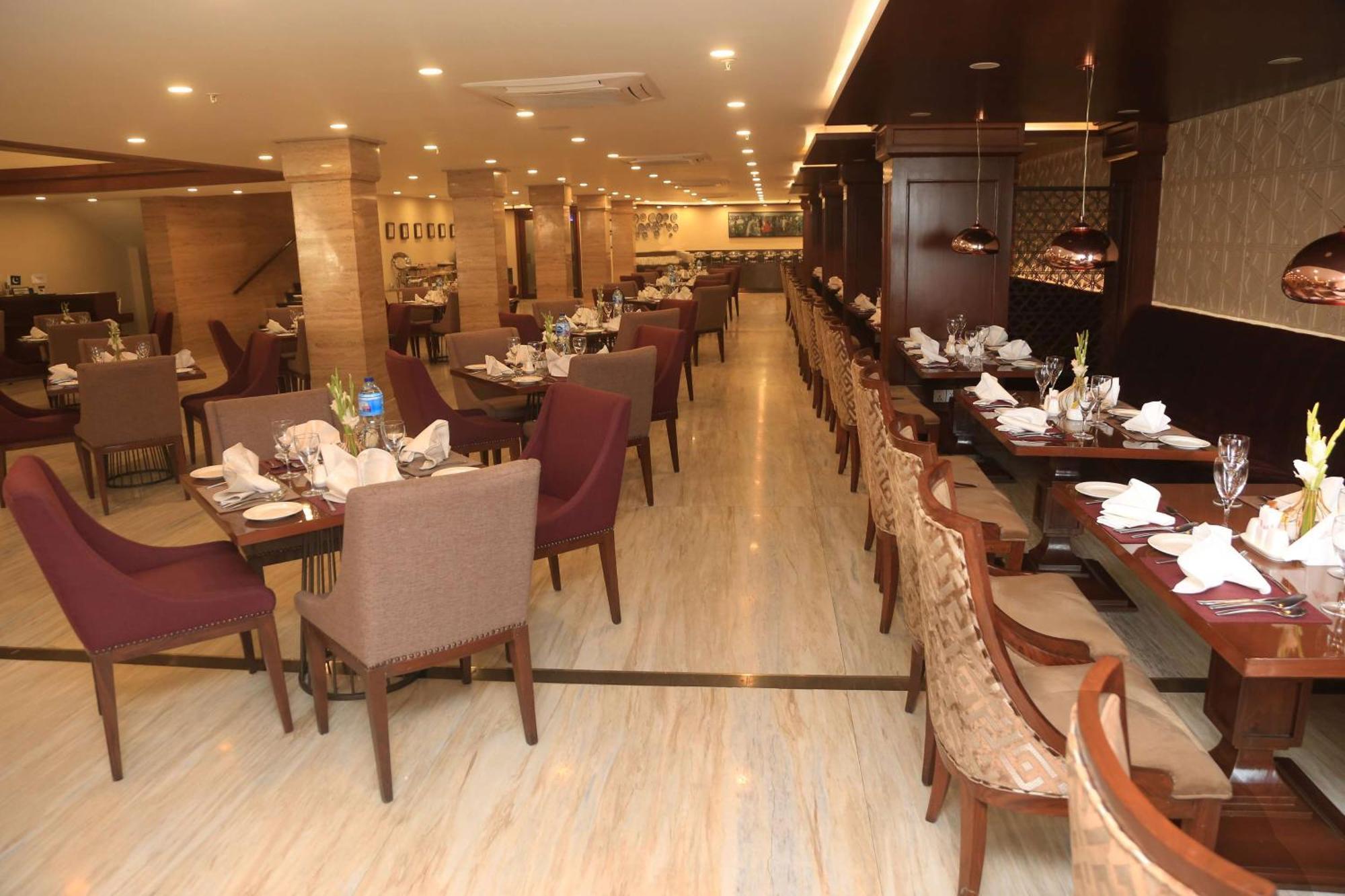 Ramada By Wyndham Multan Hotel Ngoại thất bức ảnh