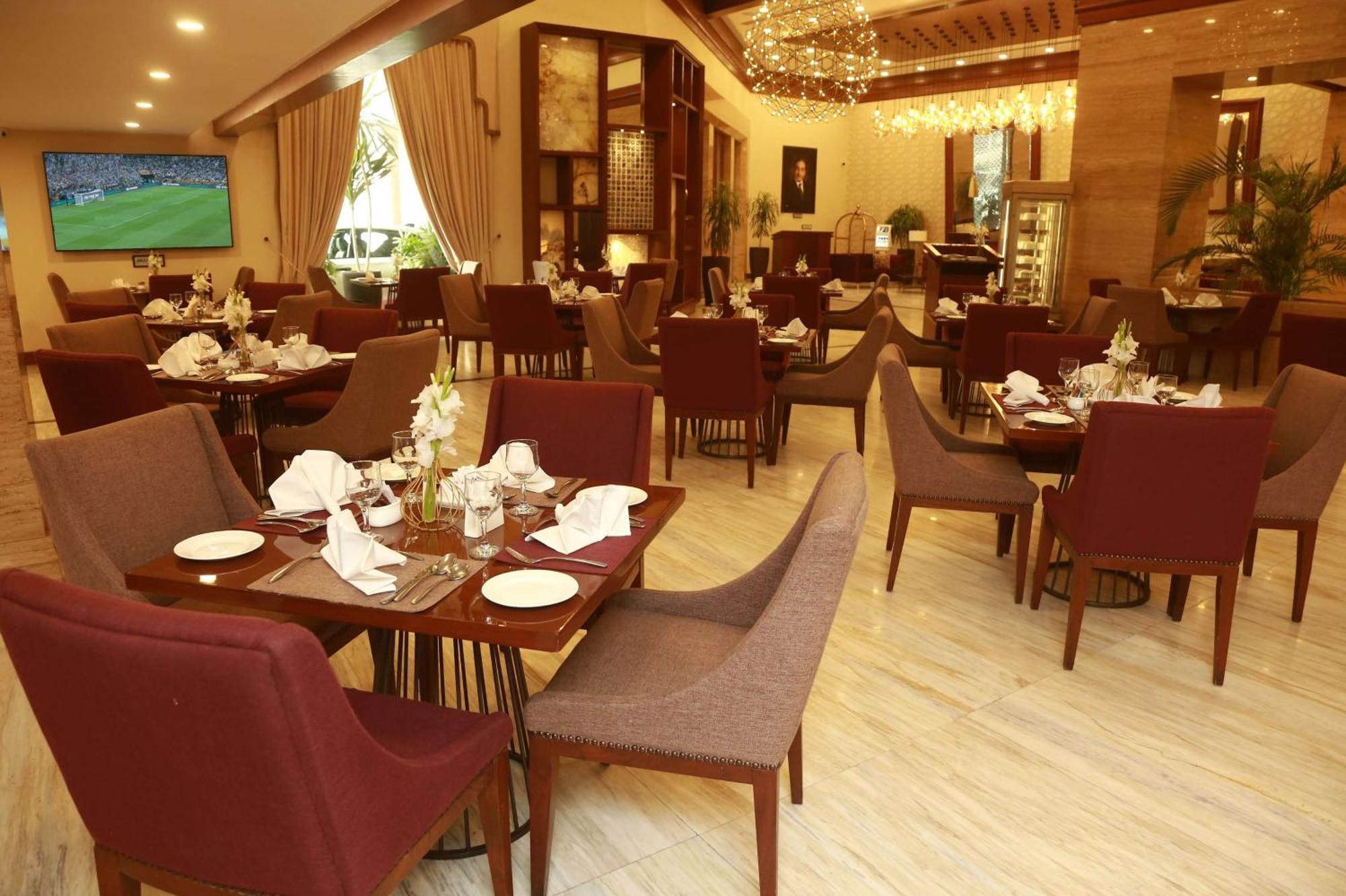 Ramada By Wyndham Multan Hotel Ngoại thất bức ảnh