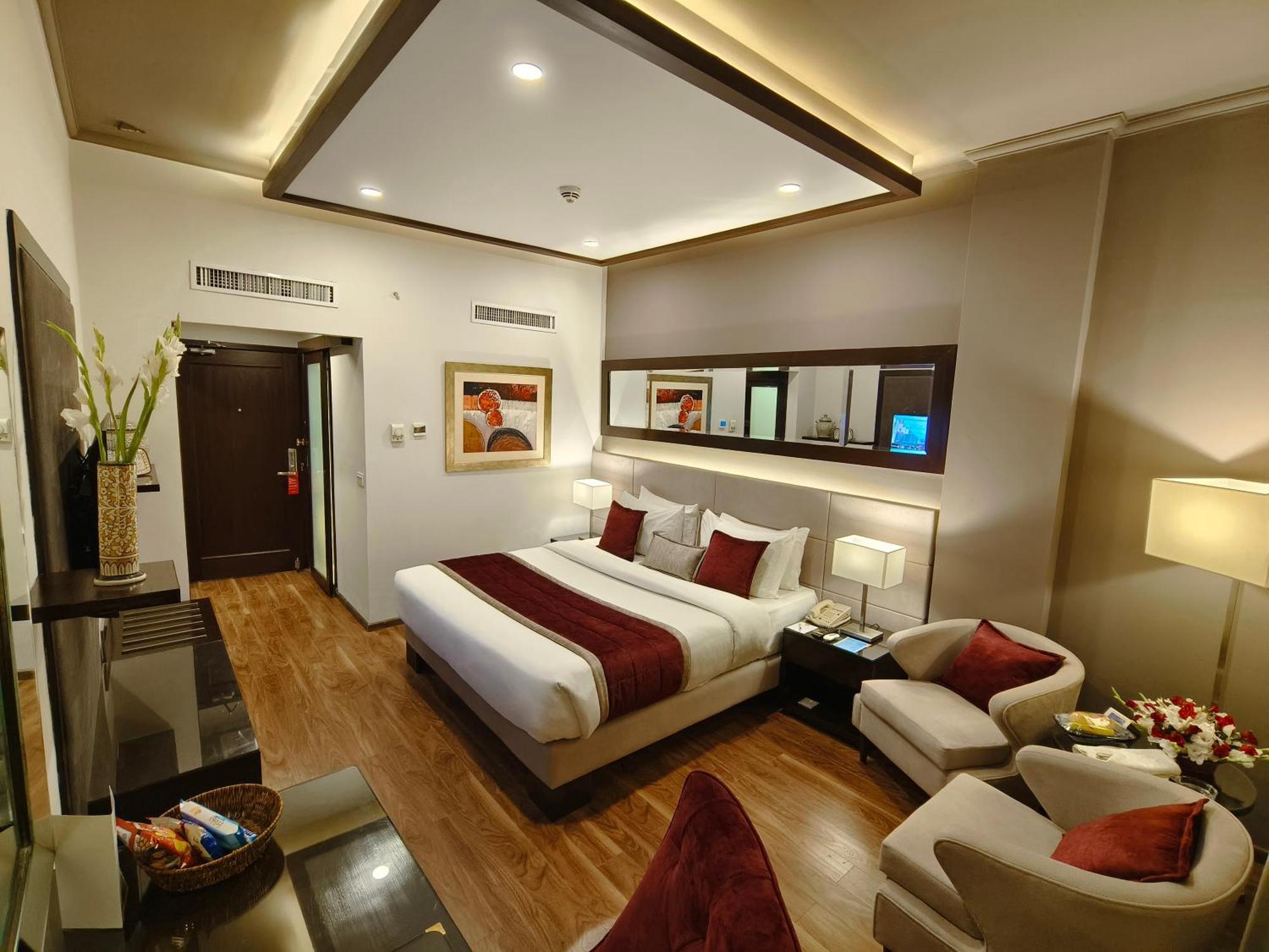 Ramada By Wyndham Multan Hotel Ngoại thất bức ảnh