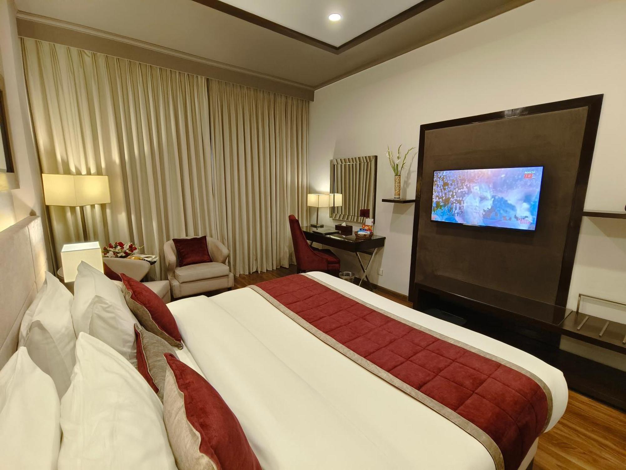 Ramada By Wyndham Multan Hotel Ngoại thất bức ảnh
