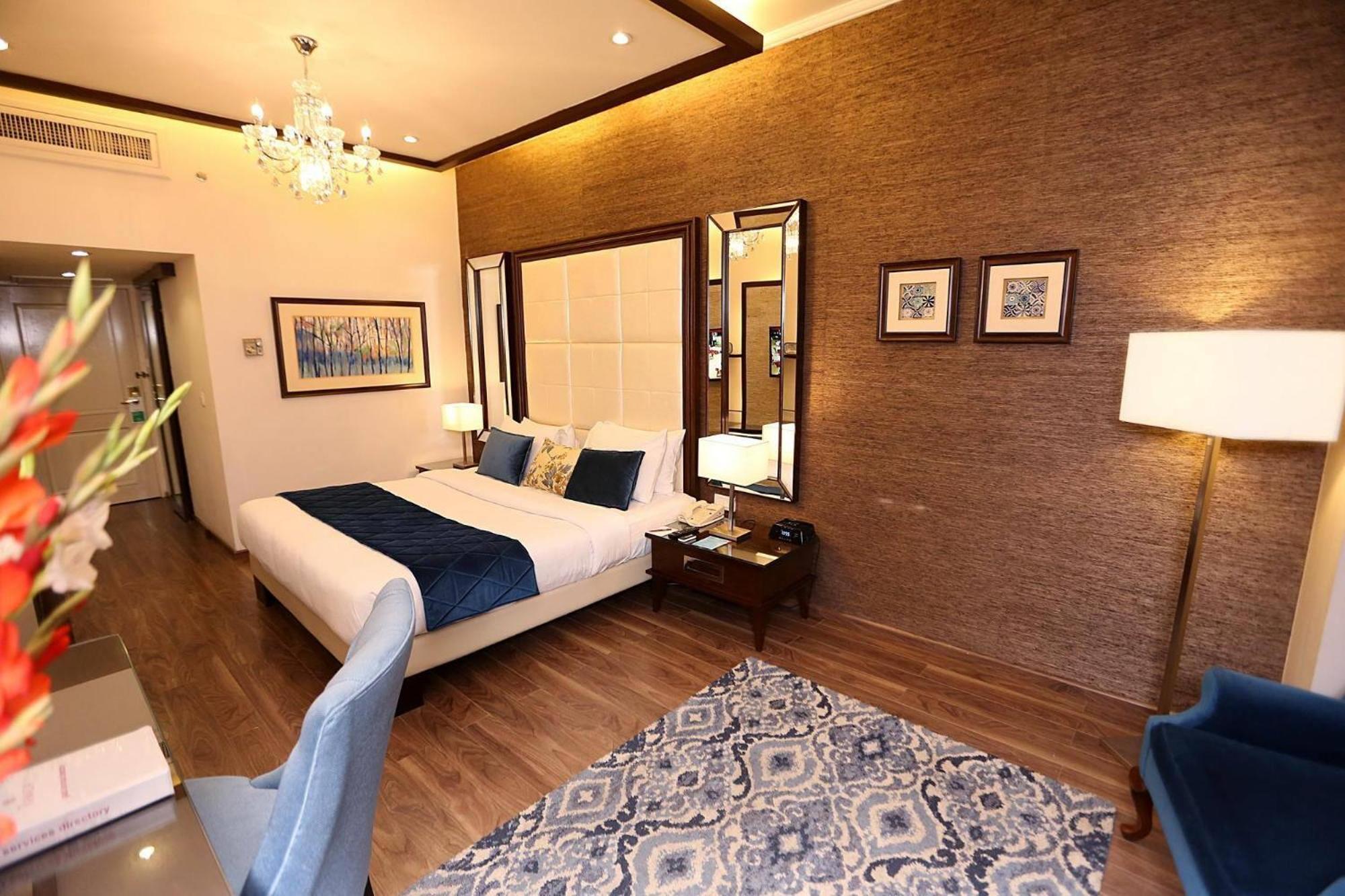 Ramada By Wyndham Multan Hotel Ngoại thất bức ảnh